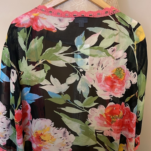 LuLaRoe Flowered Shirley Kimono Size Medium New With Tags - Picture 10 of 11